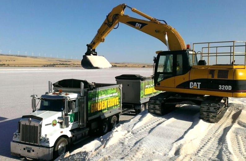 images/customer-stories/au/garden-groove-trucks-being-loaded-by-a-digger.jpg#joomlaImage://local-images/customer-stories/au/garden-groove-trucks-being-loaded-by-a-digger.jpg?width=794&height=519