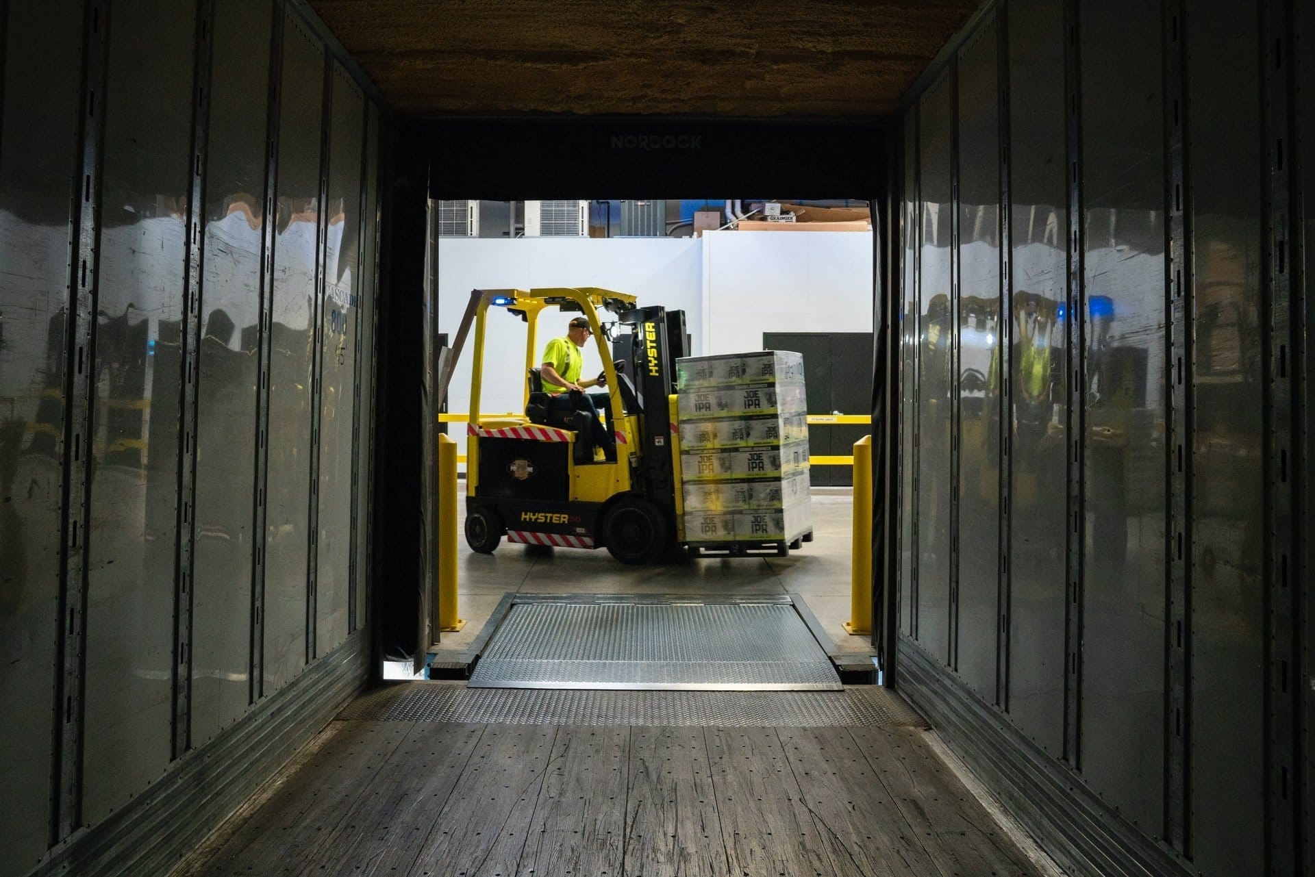 FEATURED_IMAGE-manage-impacts Warehouse Impact Management